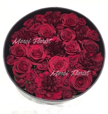 **BFRSCN RE** Carnation and Rose Box Flower - Red