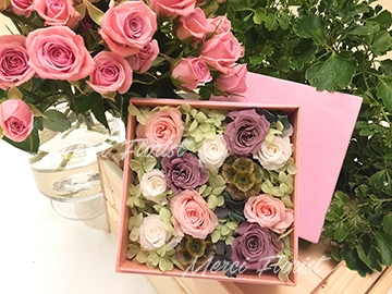 **PFB-PN** Preserved Flowers Box - Pink